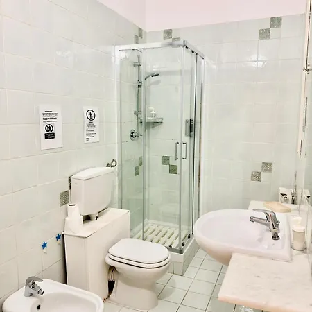 Sisters Centro בית הארחה