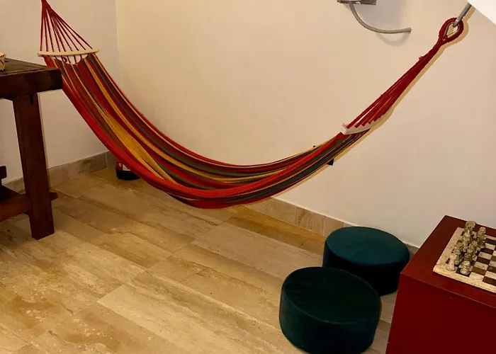 Sisters Centro בית הארחה 3*